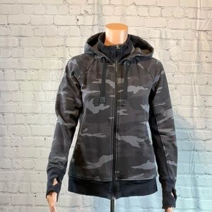 Athleta Triumph Printed Hoodie Sweatshirt Women’s Size Small Camo #511504